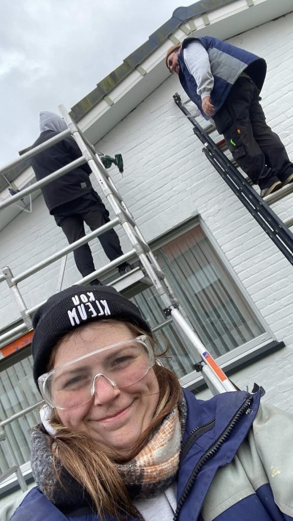 Het team van Crevits Kurt aan het werk op een werf